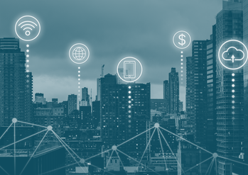 Foto de uma cidade, com símbolos de tecnologia