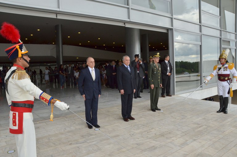 Gen Ex Elito, Vice-presidente Michel Temer e Gen Ex  Enzo Peri 