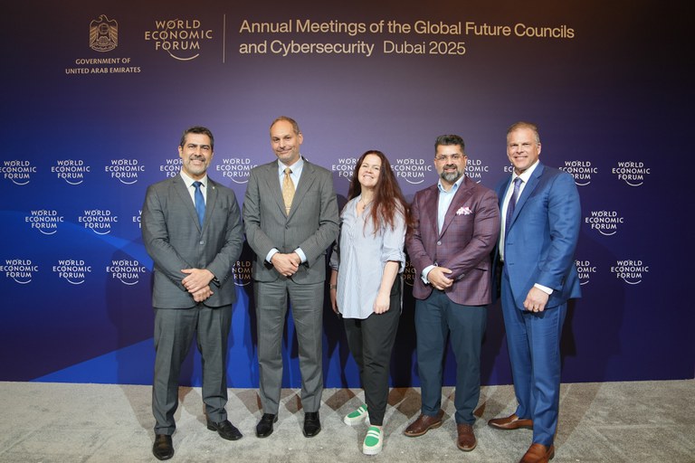 Secretário de Segurança de Informação e Cibernética e participantes do evento