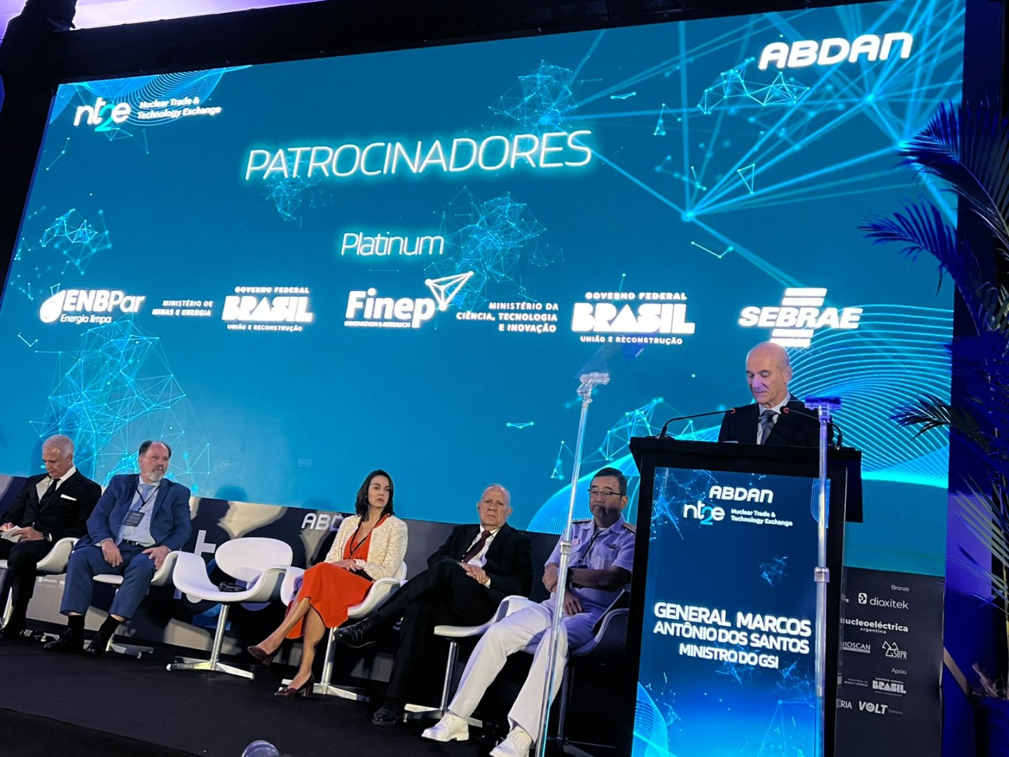 Ministro Amaro destaca potencial nuclear brasileiro na NT2E, maior feira do setor na América Latina
