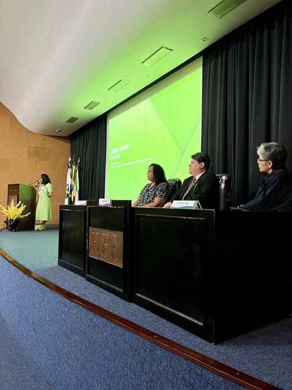 abril verde capa.jpg