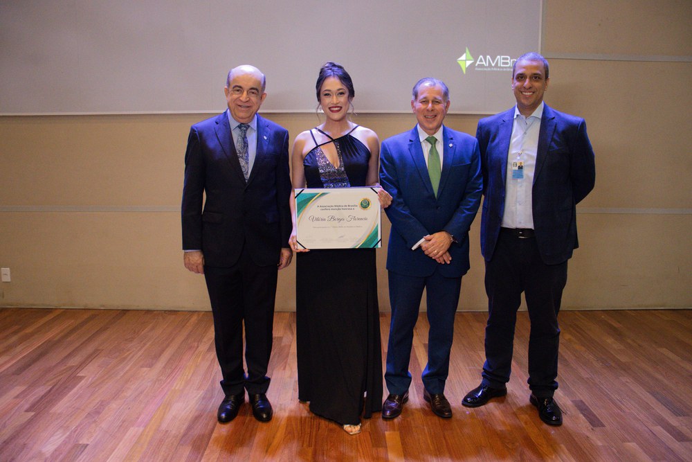 Da esquerda para a direita: Dr Nasser Sarkis, Dra Vitória Borges, Dr Eduardo F. Vasconcelos e 1º Ten QOMed Aer Rafael S. Albertino.