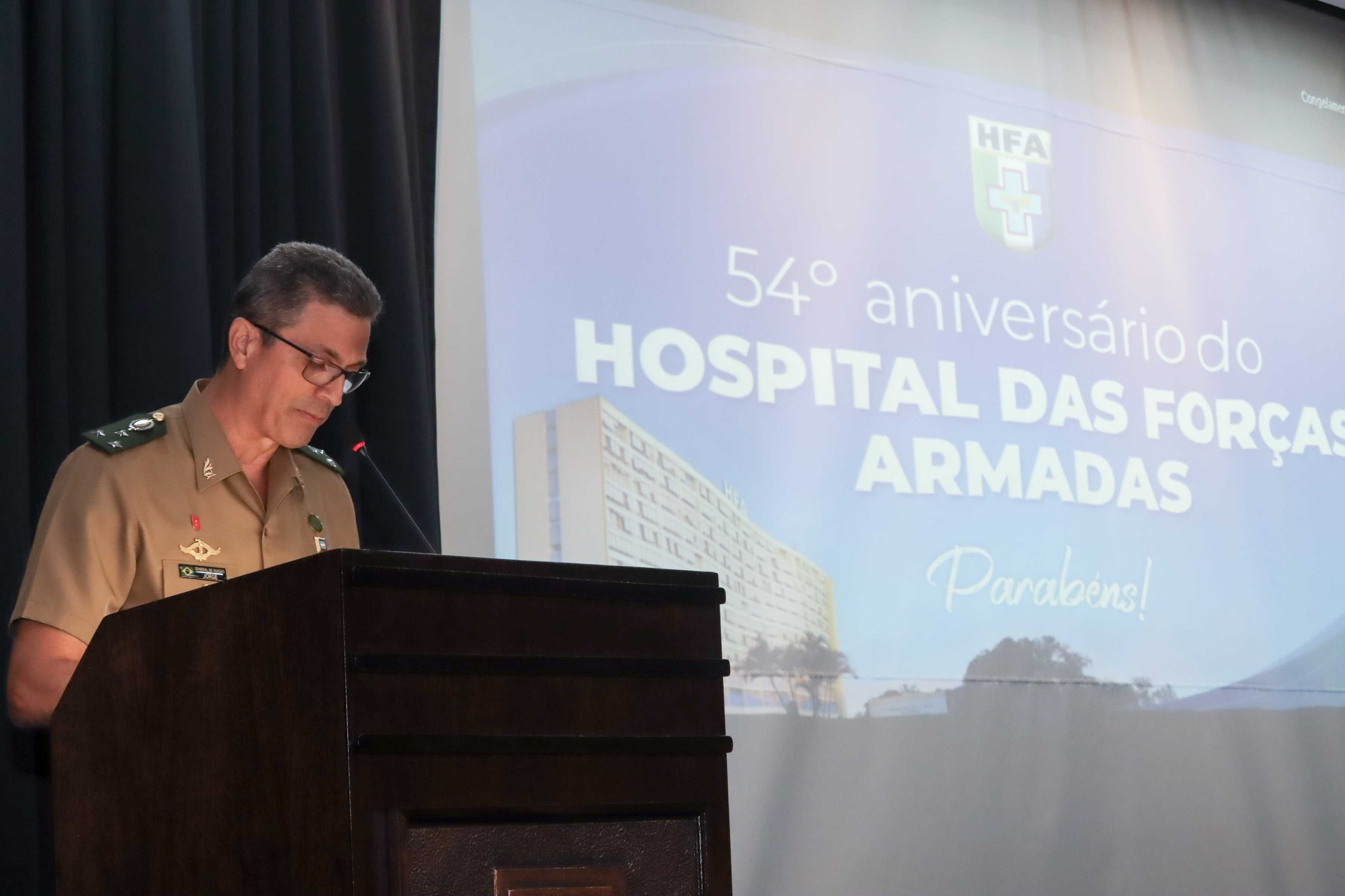 Comandante Logístico abrindo a cerimônia