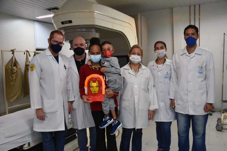 04032022 HC-UFTM personaliza máscaras 1.jpeg