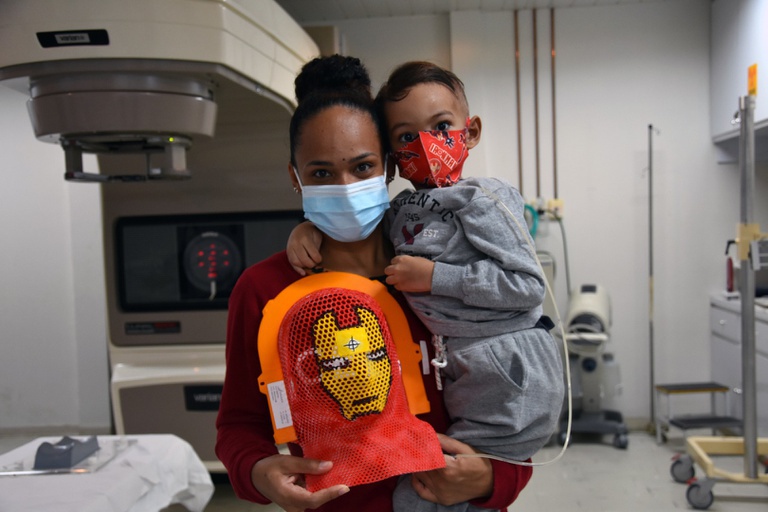 04032022 HC-UFTM personaliza máscaras 2.jpeg