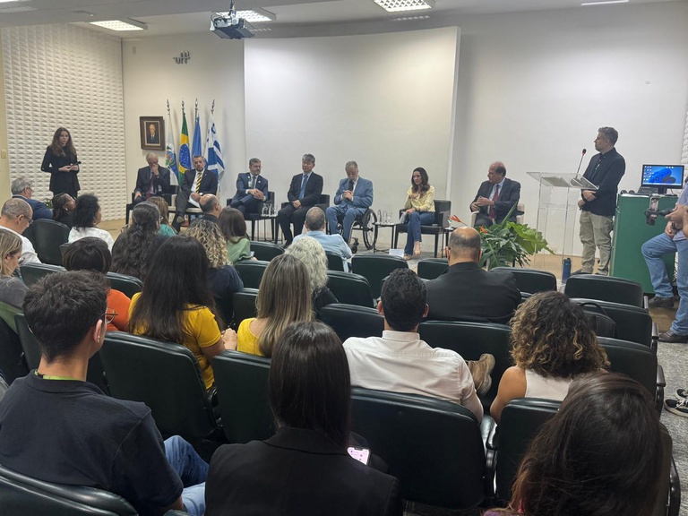 24062025 ebserh huap-uff visita ieaea medicina nuclear 4.jpeg