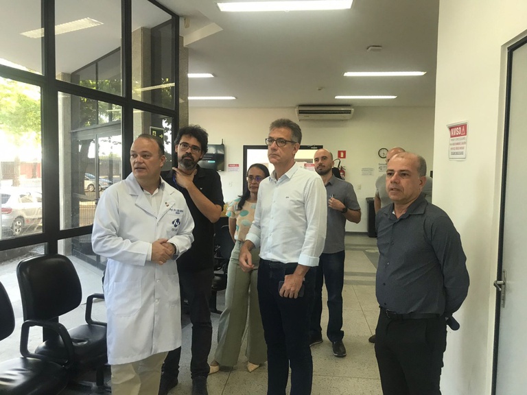 Visita presidente HUPAA 5.jpeg