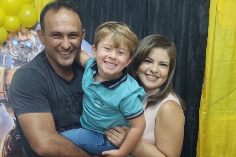Rudson, Edicarla e o filho Arthur.jpg