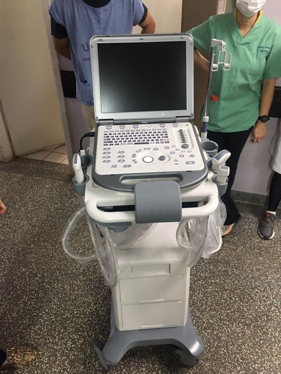 Um dos novos aparelhos de ultrassonografia portátil do HU-UFGD