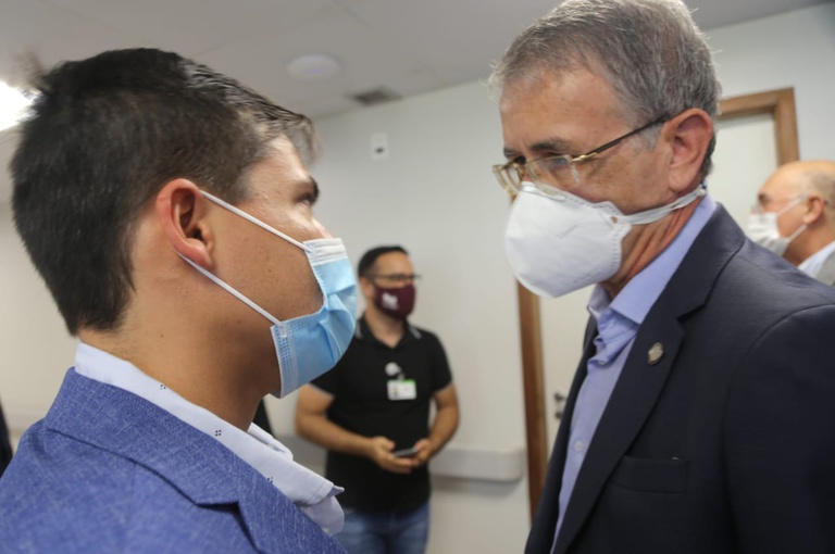 08032021 entrega obra hu-ufgd (13).jpeg