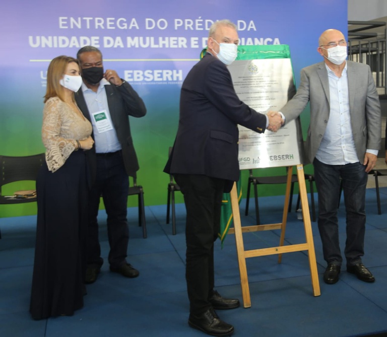 08032021 entrega obra hu-ufgd (22).jpeg