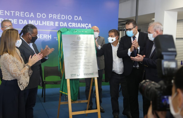 08032021 entrega obra hu-ufgd (30).jpeg