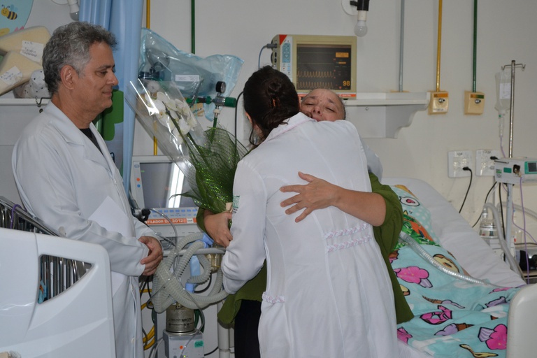 30062025 ebserh hc-uftm criança internada casa 4.jpeg