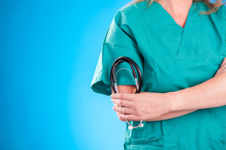 Já foram contratados mais de 4 mil profissionais temporários por meio das seleções emergenciais