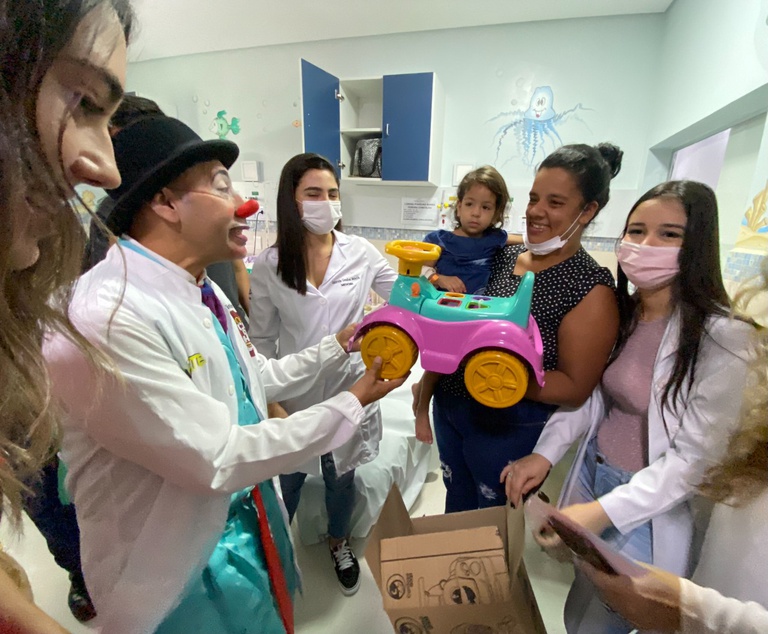Atividades de Dia das Crianças no HUJM-UFMT