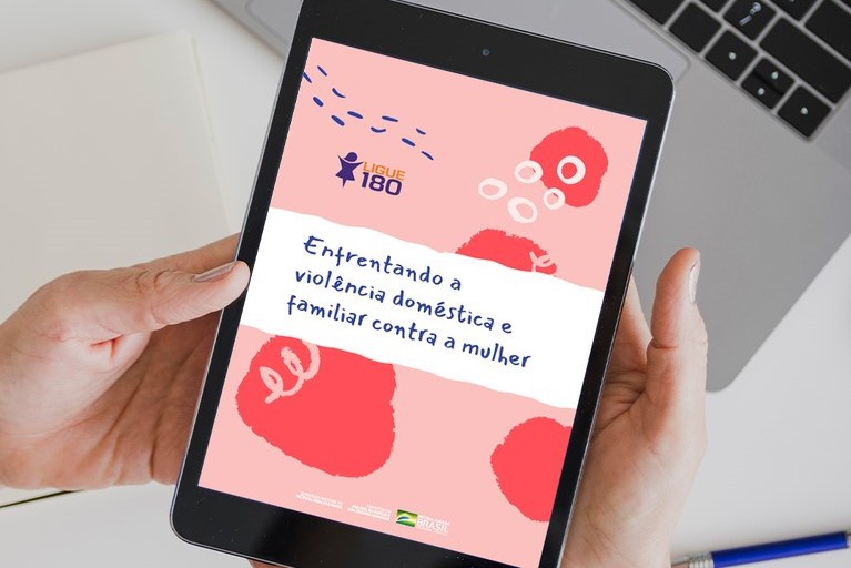 Ministério da mulher produziu uma nova cartilha contra a violência doméstica e familiar
