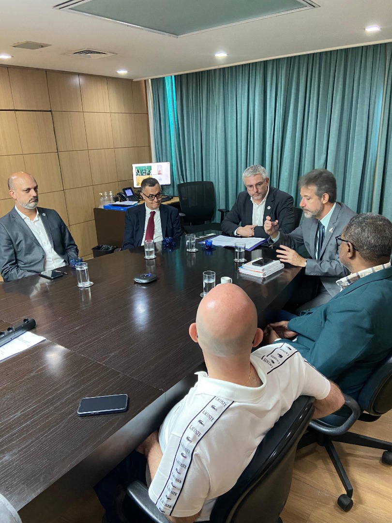 Reunião contou com representantes da Ebserh, MS, HUGG e Unirio