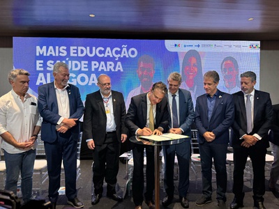 Assinatura da ordem de serviço para realização de obras no Hupaa-Ufal