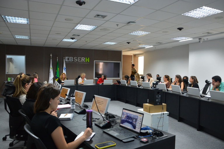 16102025 ebserh disclosure palestra (2).JPG