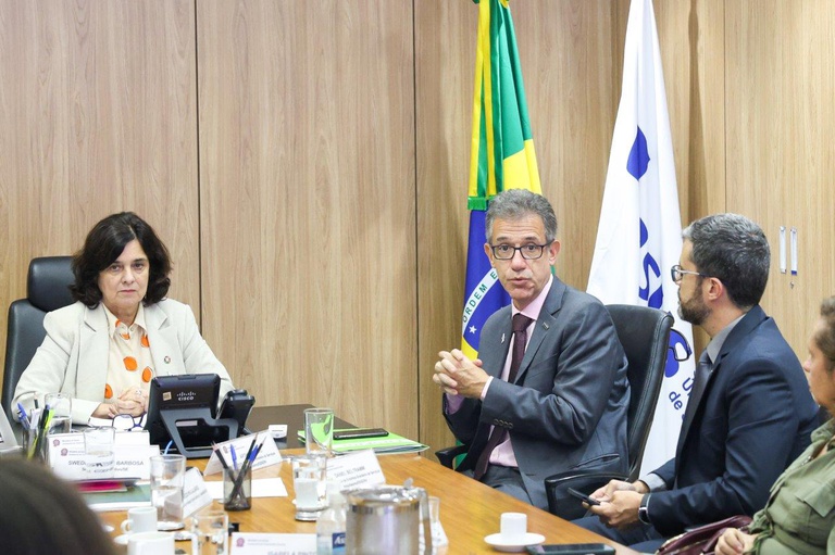 a-ministra-da-sade-nisia-trindade-durante-reunio-com-arthur-chioro-presidente-da-ebserh-braslia-13042023-fotos-walterson-rosams_52814564142_o.jpg