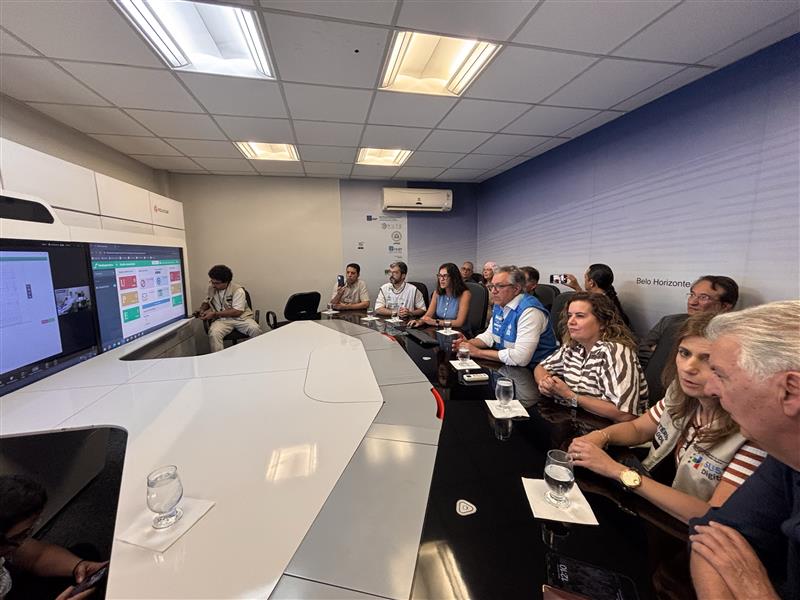 O ministro da Saúde, Alexandre Padilha, e o vice-presidente da Ebserh, Daniel Beltrammi, conduziram a ação