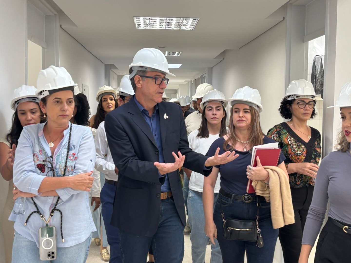 Arthur Chioro, presidente da Ebserh, participa de vista técnica as obras do novo hospital que será doado a Universidade