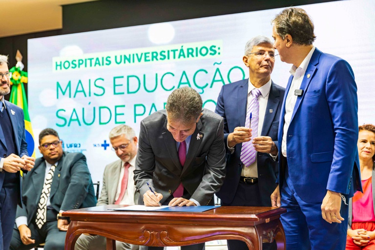 06-06-2024 Assinatura UFRJ-11.jpg