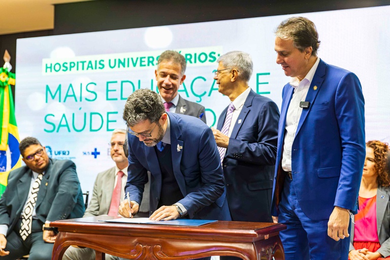 06-06-2024 Assinatura UFRJ-13.jpg