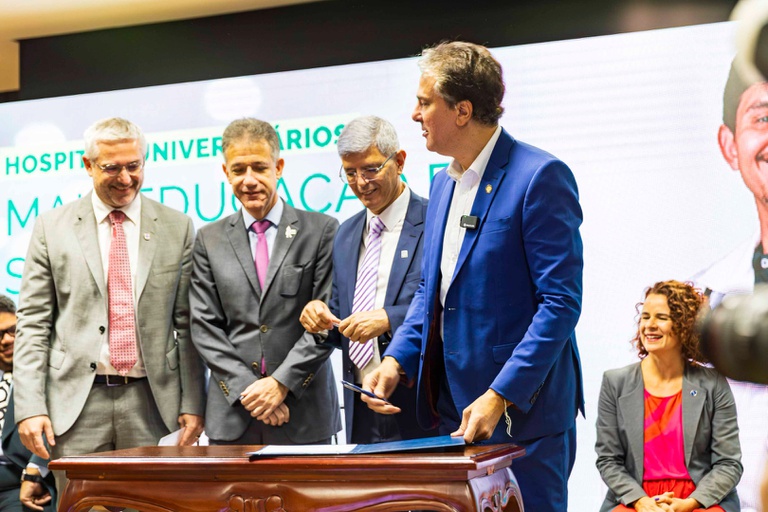 06-06-2024 Assinatura UFRJ-17.jpg