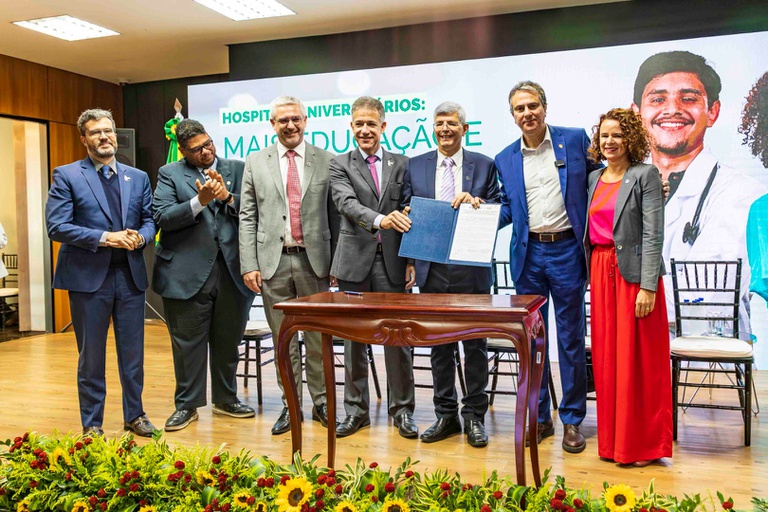 06-06-2024 Assinatura UFRJ-22.jpg