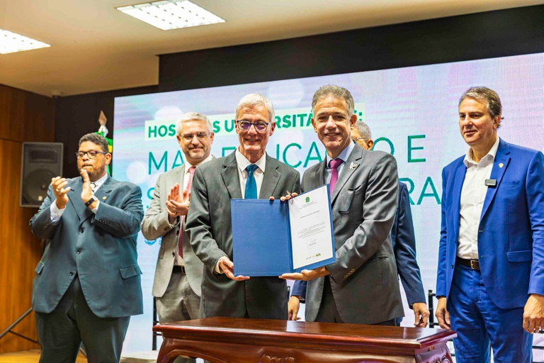 06-06-2024 Assinatura UFRJ-28.jpg