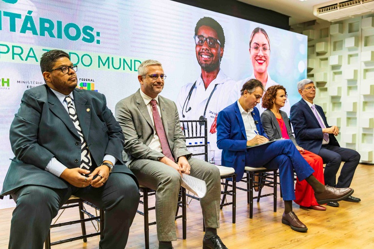 06-06-2024 Assinatura UFRJ-37.jpg