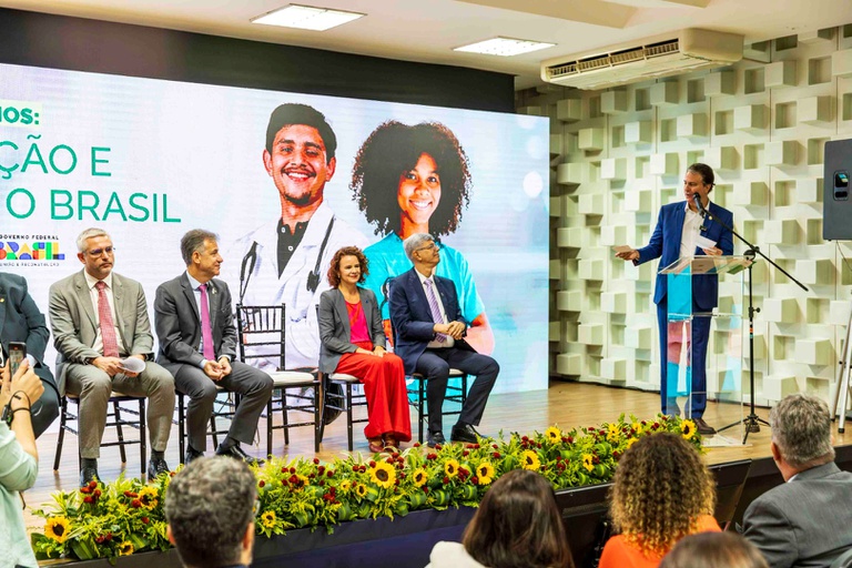 06-06-2024 Assinatura UFRJ-43.jpg