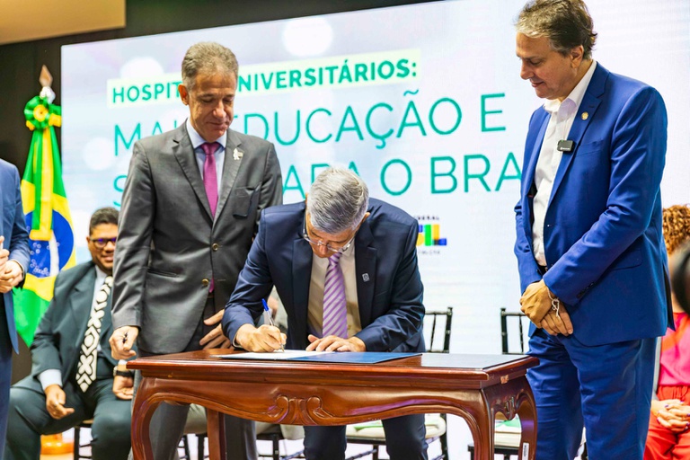 06-06-2024 Assinatura UFRJ-8.jpg