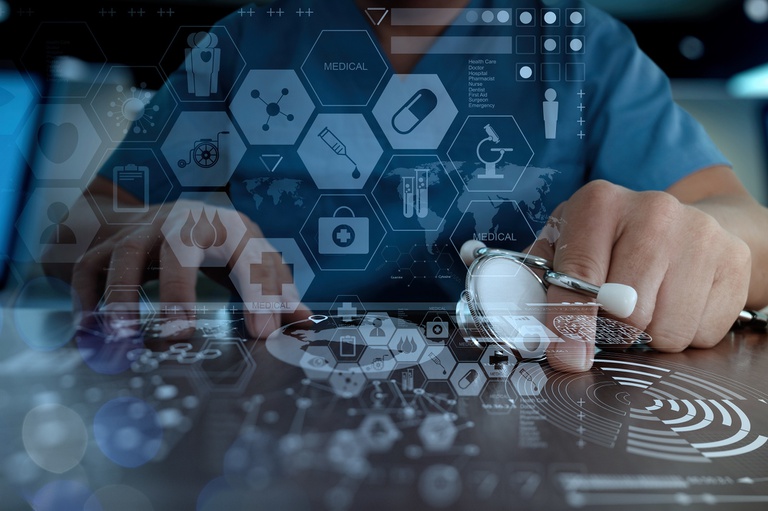 Utilizando ferramentas tecnológicas, profissionais podem interagir com colegas ou pacientes à distância