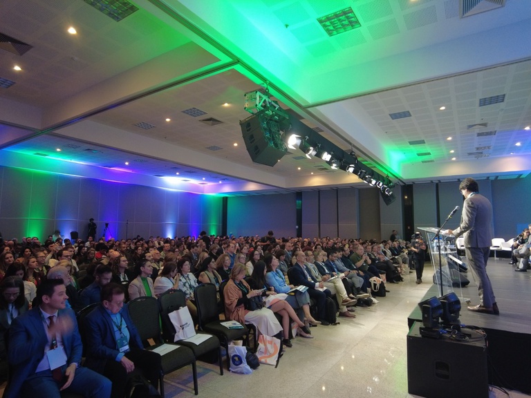 12082025 ebserh debate formação médica (2).JPG