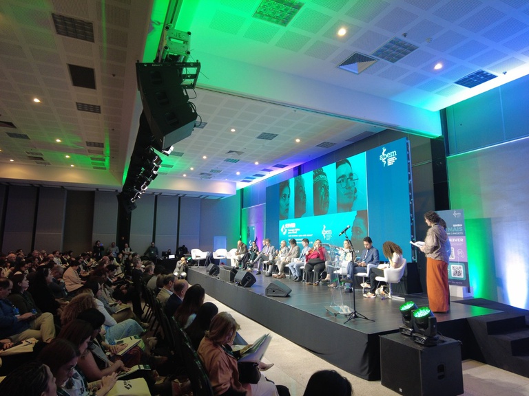 12082025 ebserh debate formação médica (7).JPG