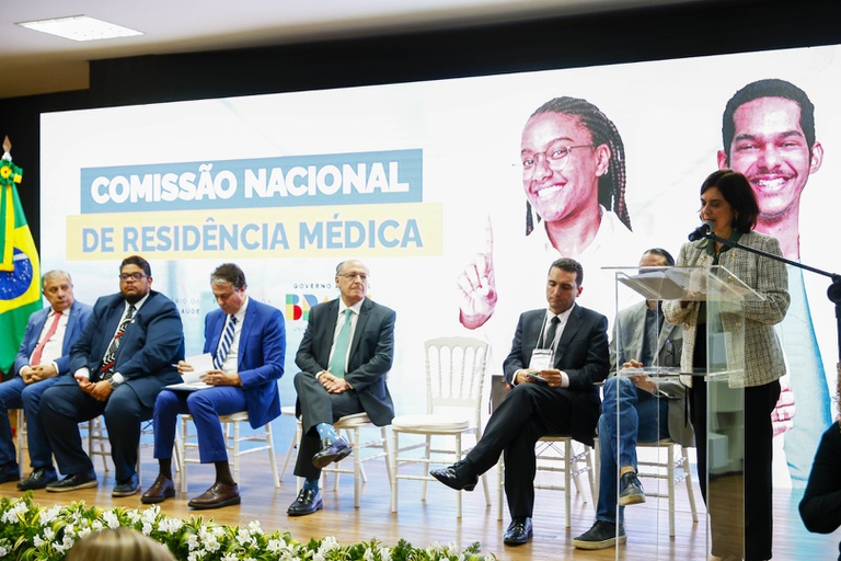 17072024 ebserh posse comissão nacional de residência 5.jpg