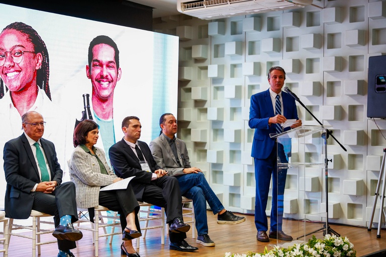 17072024 ebserh posse comissão nacional de residência 9.jpg