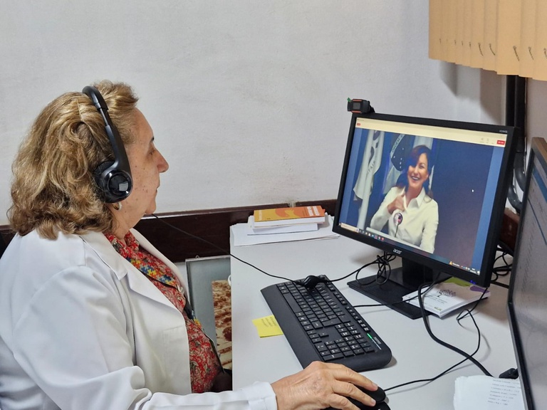 Gestora do CHU-UFPA acompanhando o evento Ebserh com Elas.jpeg