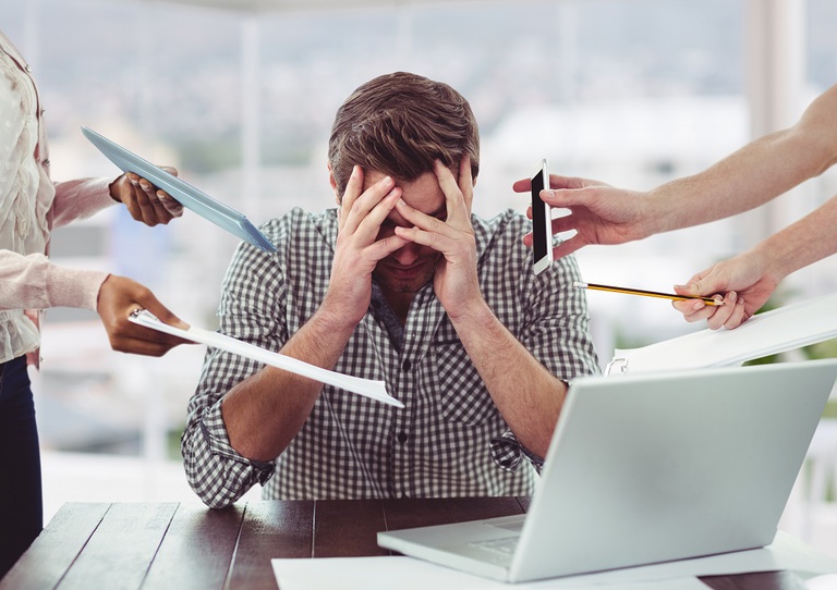 Foto - Atividades ajudam a combater o estresse durante a rotina de trabalho (Freepik).jpg