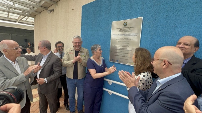 11122025 ebserh hc-ufg inauguração radioterapia acelerador linear (6).jpg