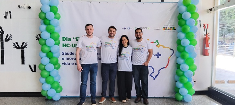 20122024 20122024 HC-UFG realiza mutirão de exames e cirurgias e reforça compromisso com o SUS Equipe da cirurgia plástica 5.jpeg