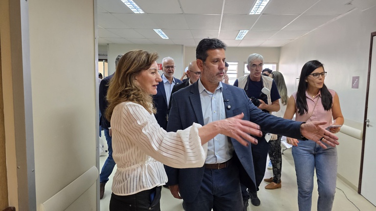 26082026 hubrasil hc-ufpe visita ministro educação (12).jpg