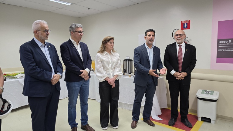 26082026 hubrasil hc-ufpe visita ministro educação (3).jpg