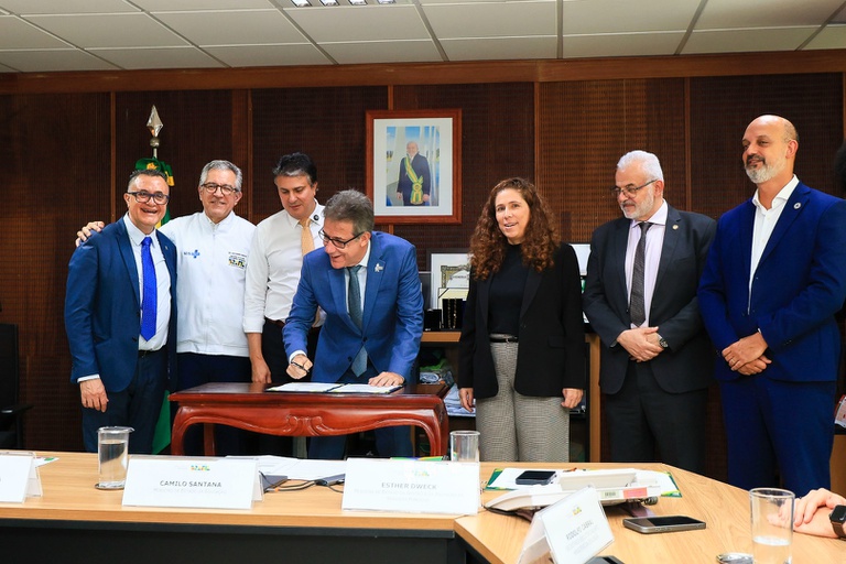 18122025 fusão hugg hfse (16).jpg