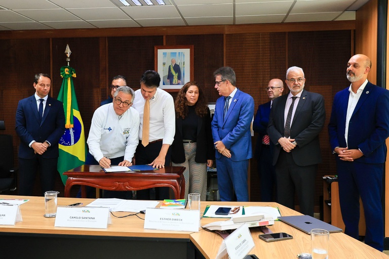 18122025 fusão hugg hfse (28).jpg