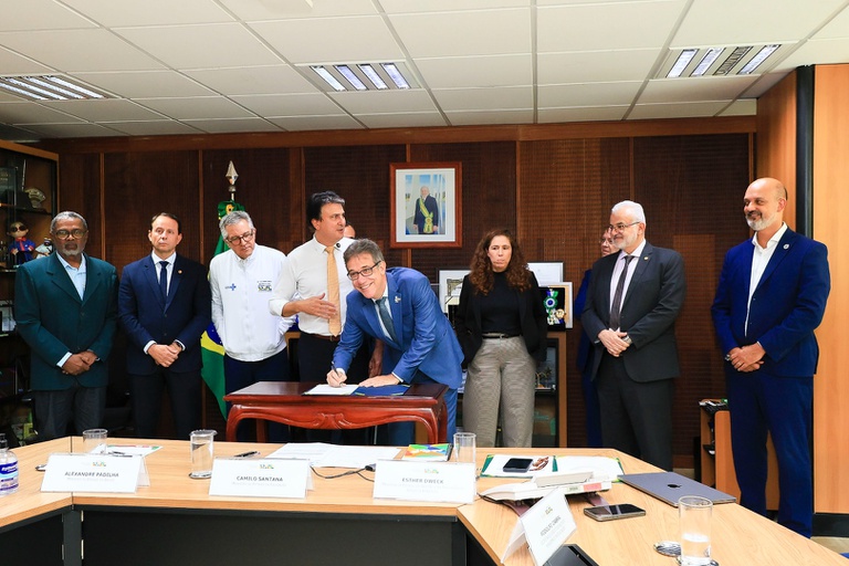 18122025 fusão hugg hfse (32).jpg