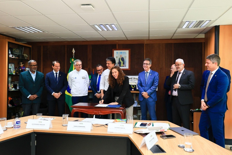 18122025 fusão hugg hfse (34).jpg