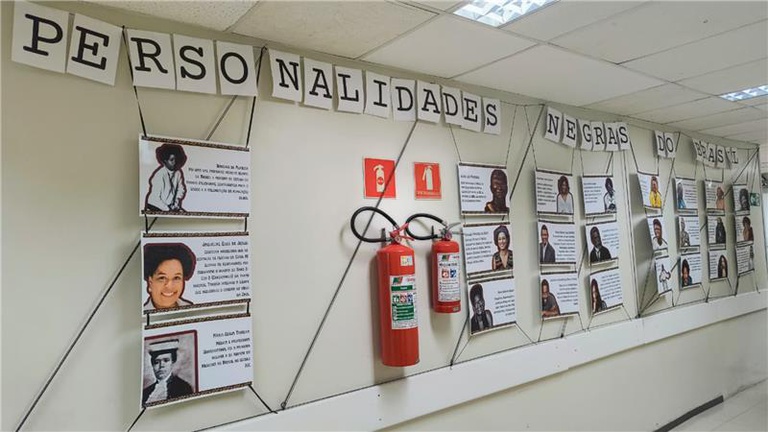 No HC-UFPE, um grande painel foi montado retratando personalidades negras do Brasil.png